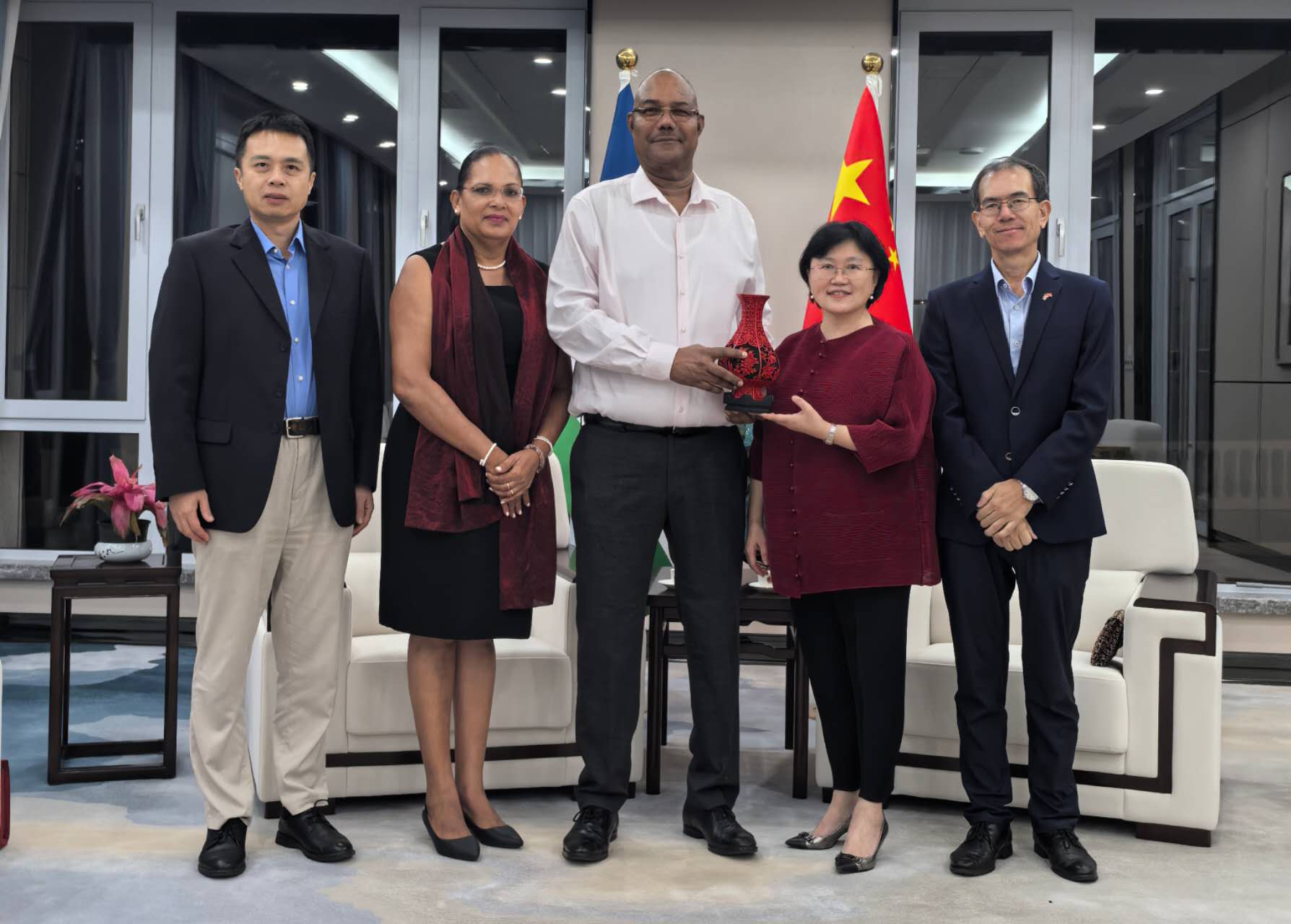 Chinese Ambassador to Seychelles met with President of the Republic of ...