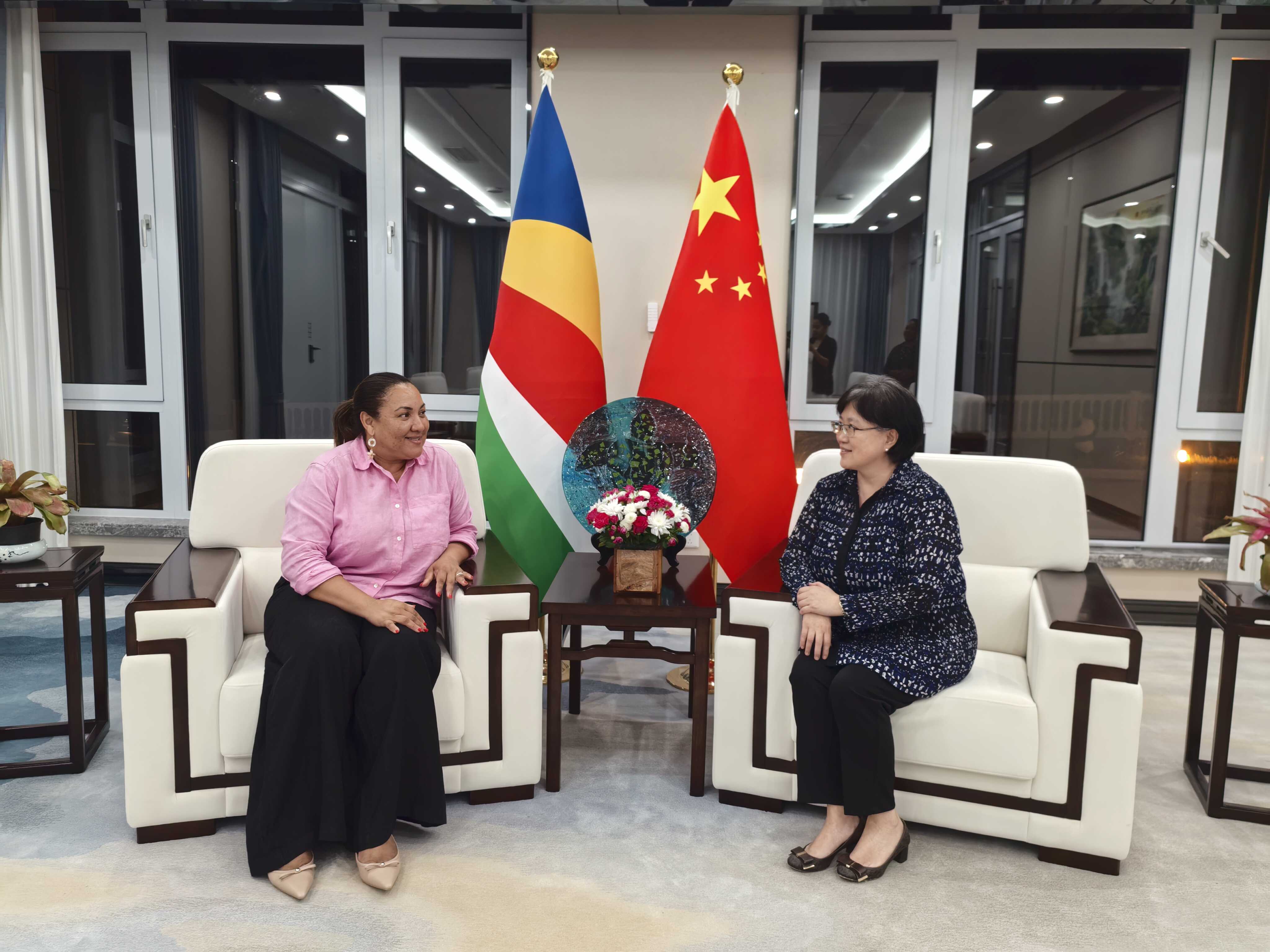 Chinese Ambassador to Seychelles meets with the Minister for Social ...